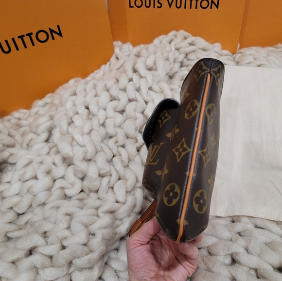 Louis Vuitton Partition Wristlet - Picture 3 of 10